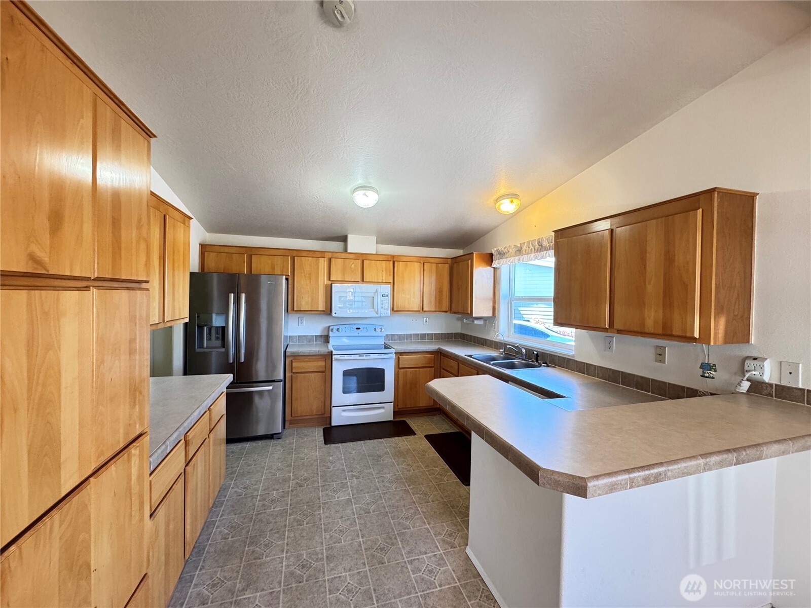 528 North 7th Avenue Sequim, WA 98382 - Photo 10 of 29