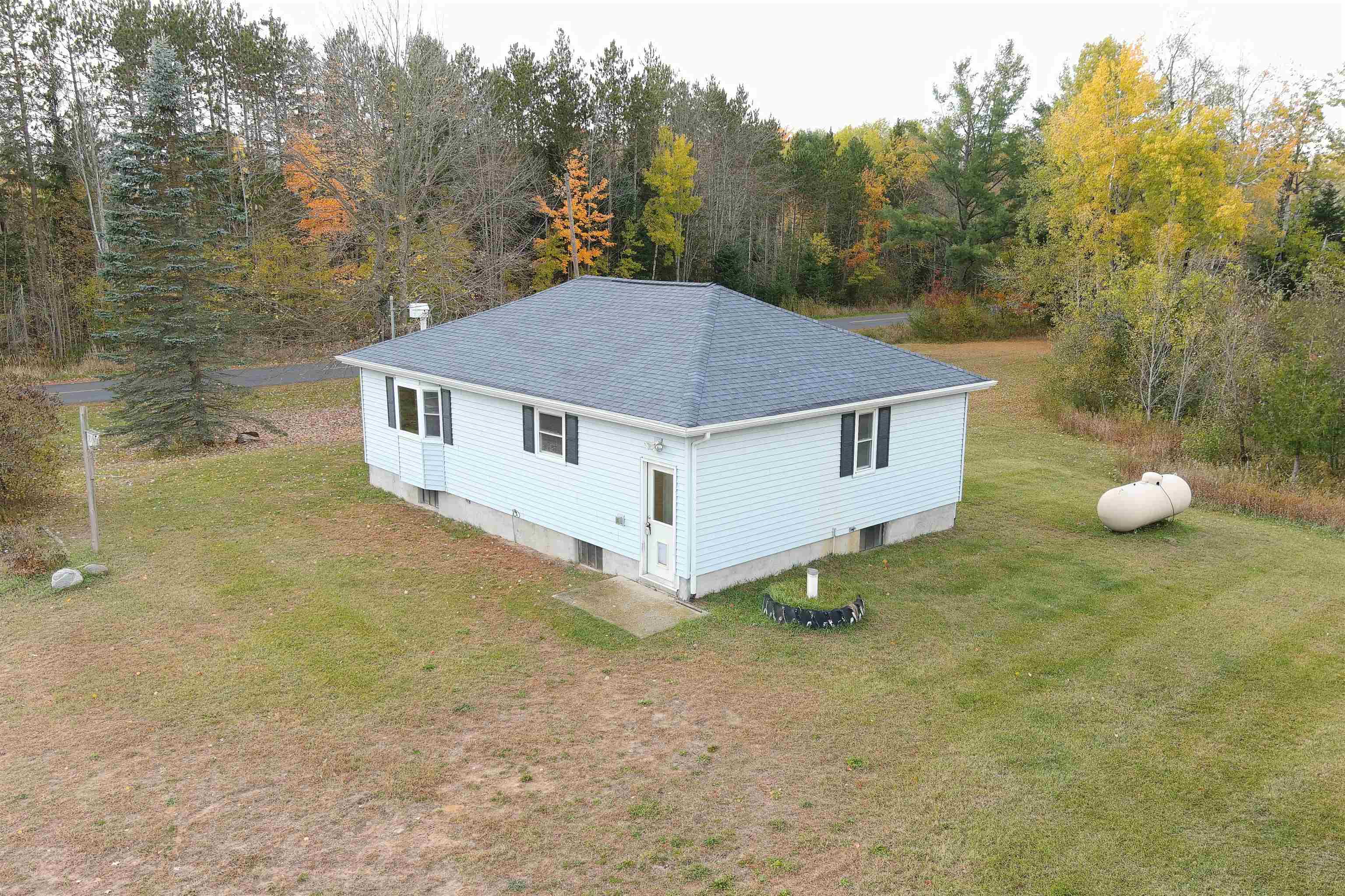 1338 Wiltse Road Lupton, MI 48635 - Photo 3 of 21 1906019-2.JPG