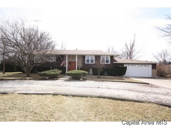 6432 Spaulding Orchard Road New Berlin, IL 62670 - Photo 1 of 12