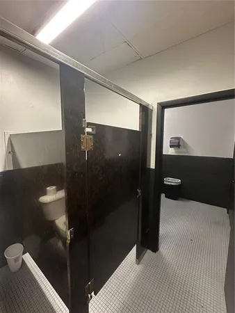 $2,500 | 2252 South Tamiami Trail, Venice, FL 34293