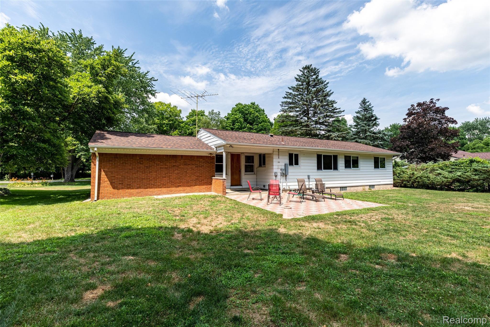 755 West Livingston Road Highland, MI 48357 - Photo 30 of 35 5.Back
