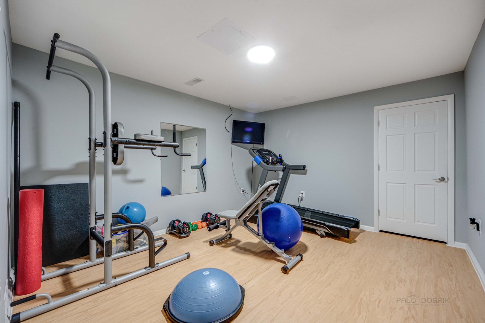 1603 Elm Street Spring Grove, IL 60081 - Photo 29 of 38 a view of a room with gym equipment