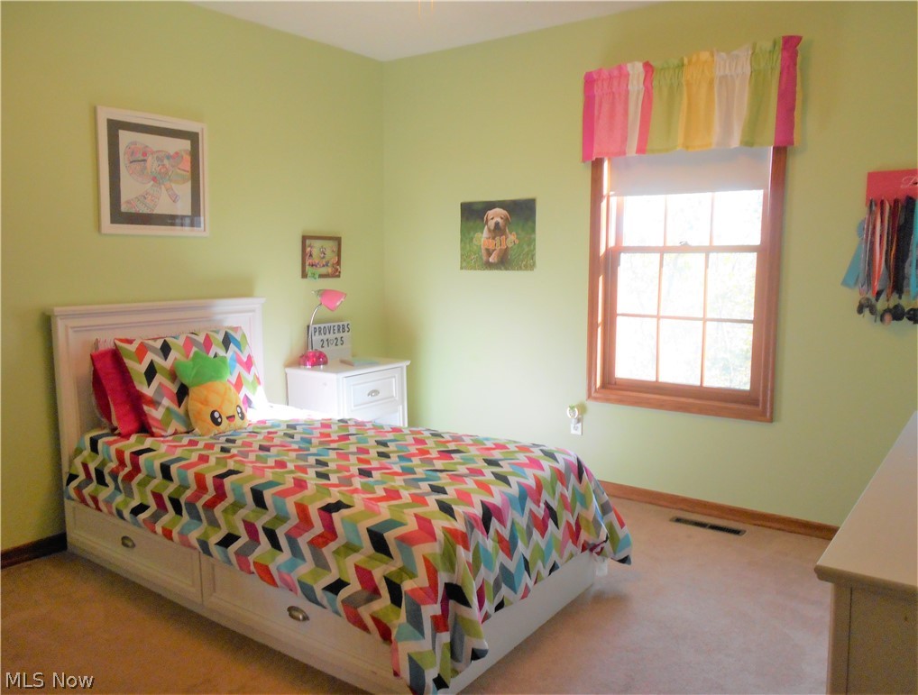 25 Tanglewood Road Belpre, OH 45714 - Photo 14 of 28 Bedroom #2