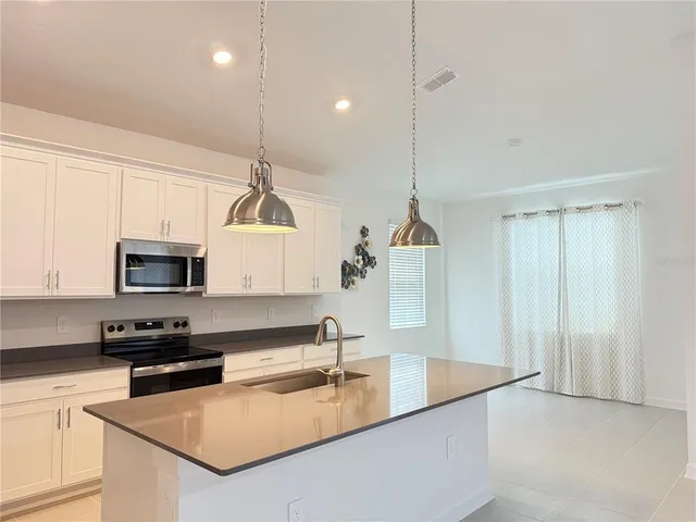 $2,700 | 7117 Dilly Lk Avenue, Groveland, FL 34736