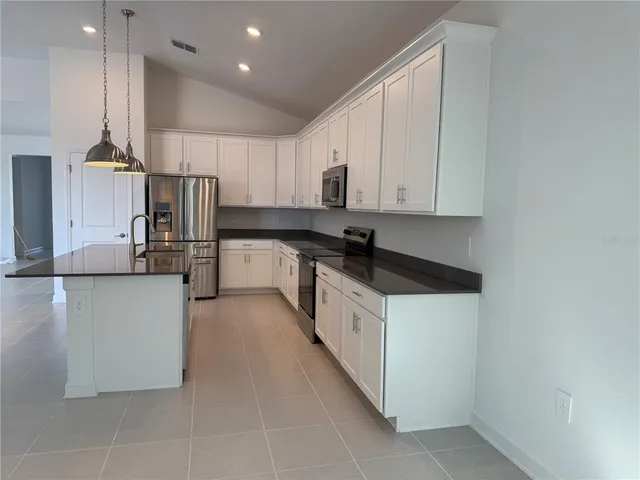 $2,700 | 7117 Dilly Lk Avenue, Groveland, FL 34736