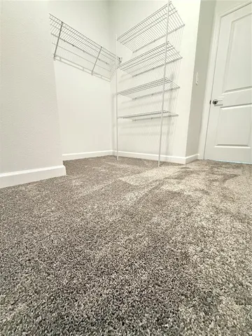 $2,700 | 7117 Dilly Lk Avenue, Groveland, FL 34736