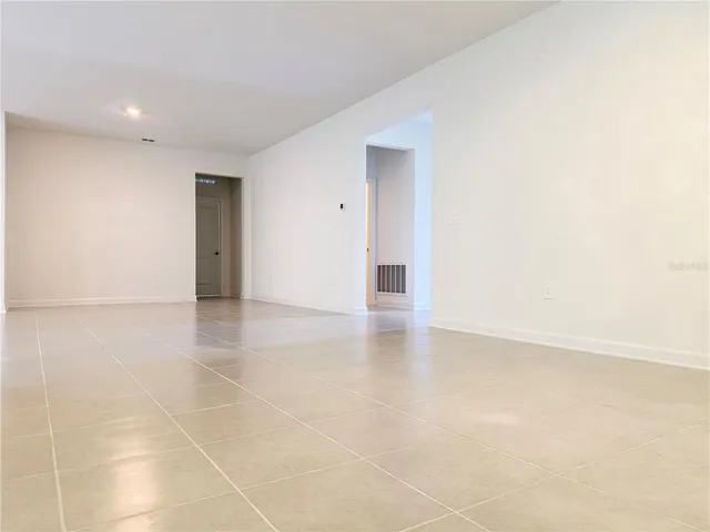 $2,700 | 7117 Dilly Lk Avenue, Groveland, FL 34736