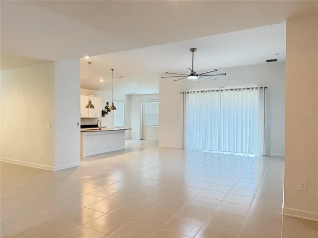 $2,700 | 7117 Dilly Lk Avenue, Groveland, FL 34736