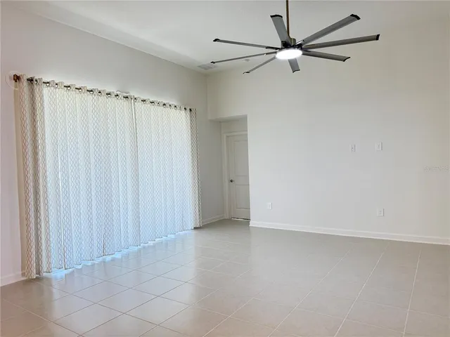 $2,700 | 7117 Dilly Lk Avenue, Groveland, FL 34736