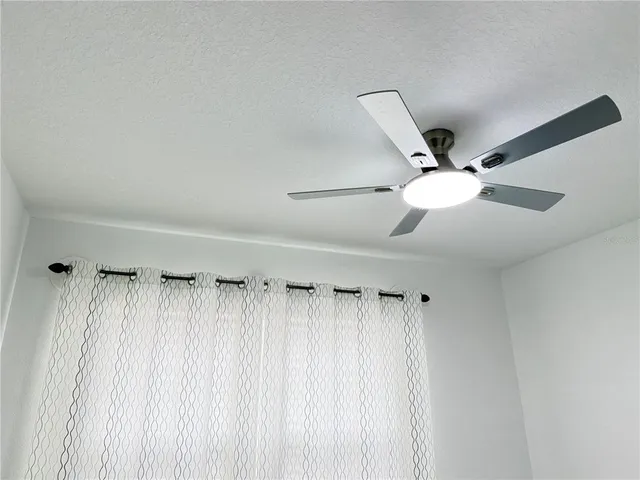 $2,700 | 7117 Dilly Lk Avenue, Groveland, FL 34736