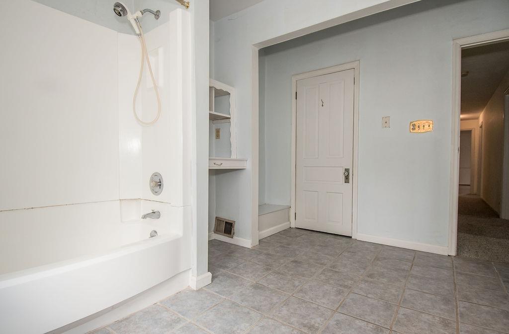 1518 Nagel Road Cincinnati, OH 45255 - Photo 36 of 42 Gallery Image 36