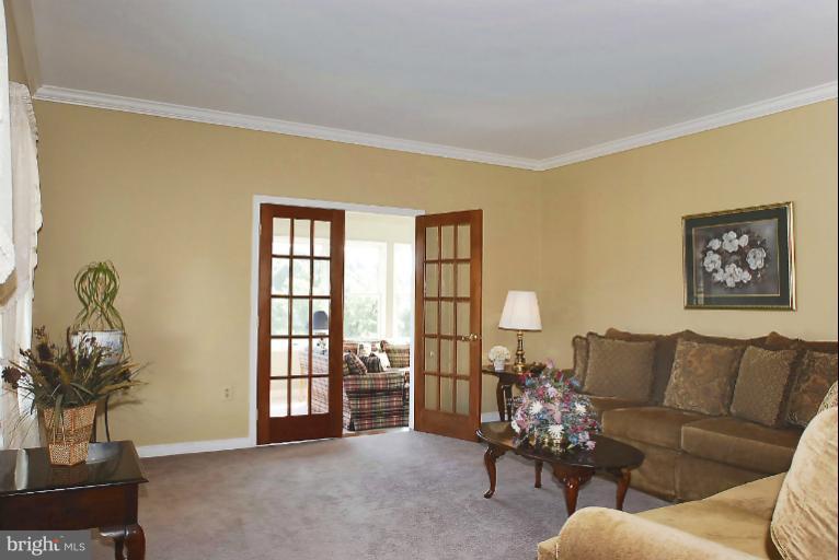 13940 Rover Mill Road West Friendship, MD 21794 - Photo 4 of 29 Living Room