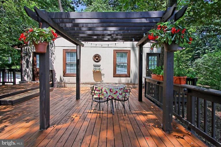 7101 Triad Way Springfield, VA 22151 - Photo 22 of 27 Exterior #3