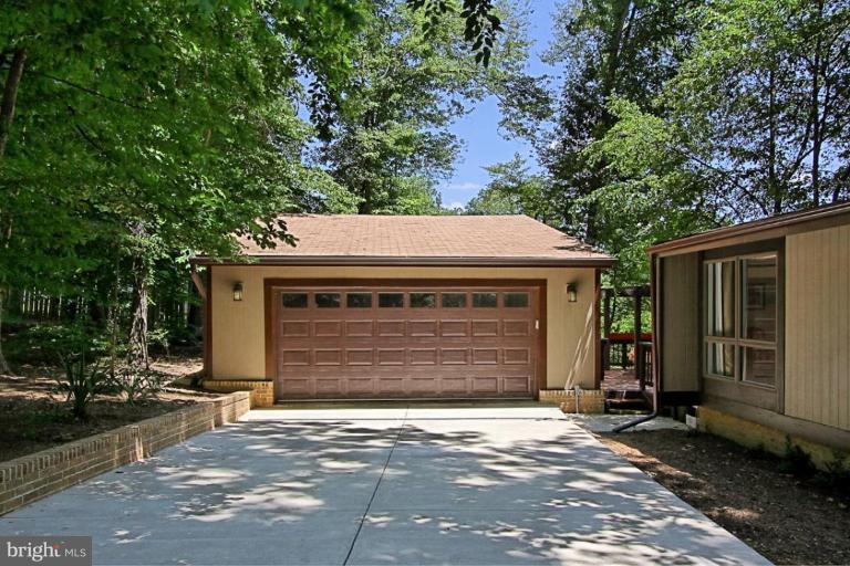 7101 Triad Way Springfield, VA 22151 - Photo 25 of 27 Garage 1