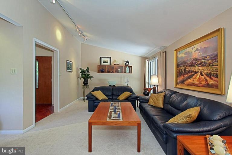 7101 Triad Way Springfield, VA 22151 - Photo 5 of 27 Living Room #2