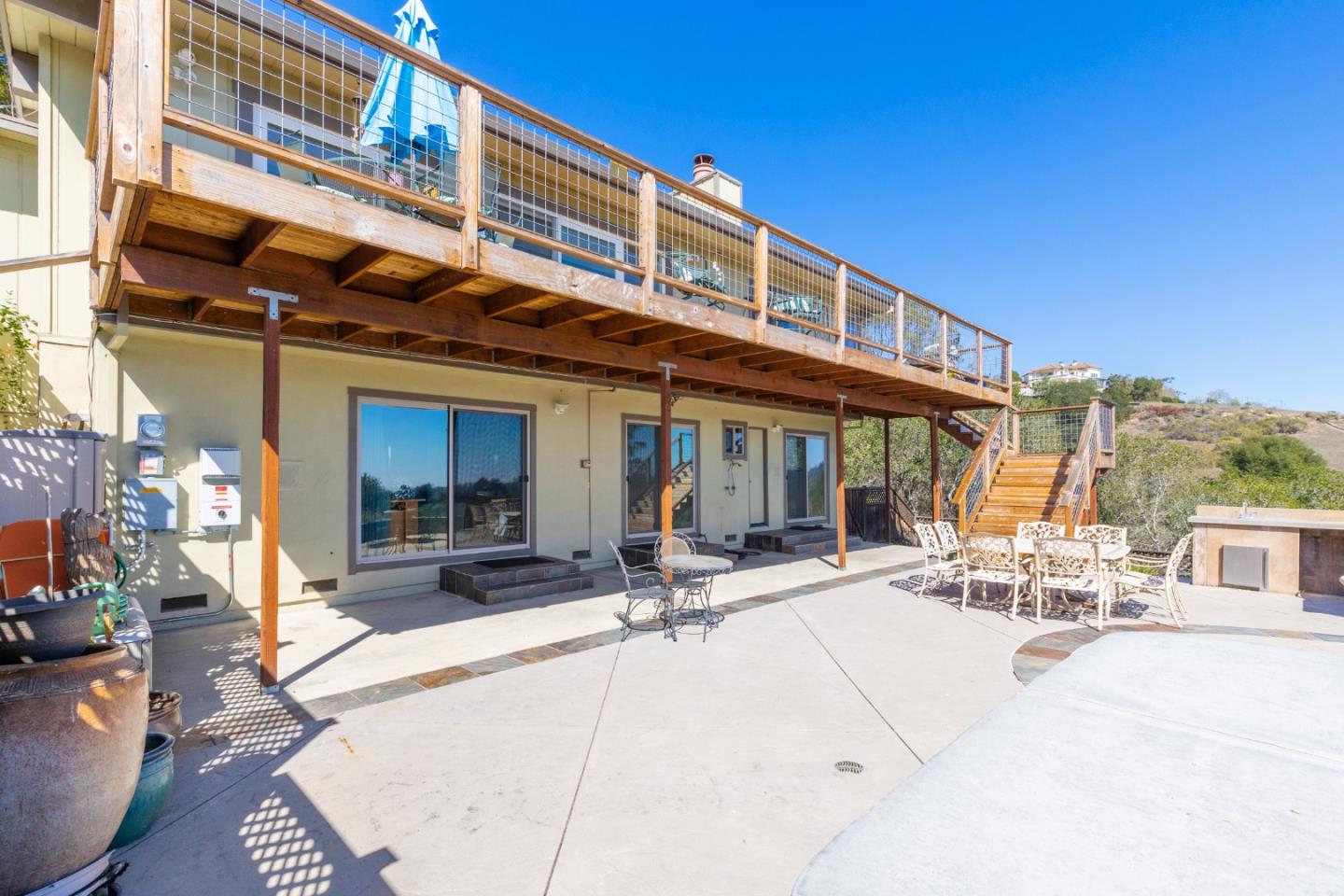 490 Amigo Road Soquel, CA 95073 - Photo 36 of 71 a view of a building with sitting area