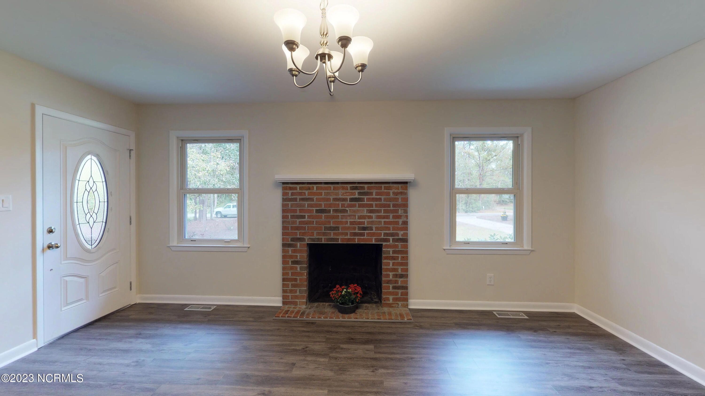 201 Country Place Road Wilmington, NC 28409 - Photo 12 of 29 201-Country-Place-Rd-Living-Room(1)
