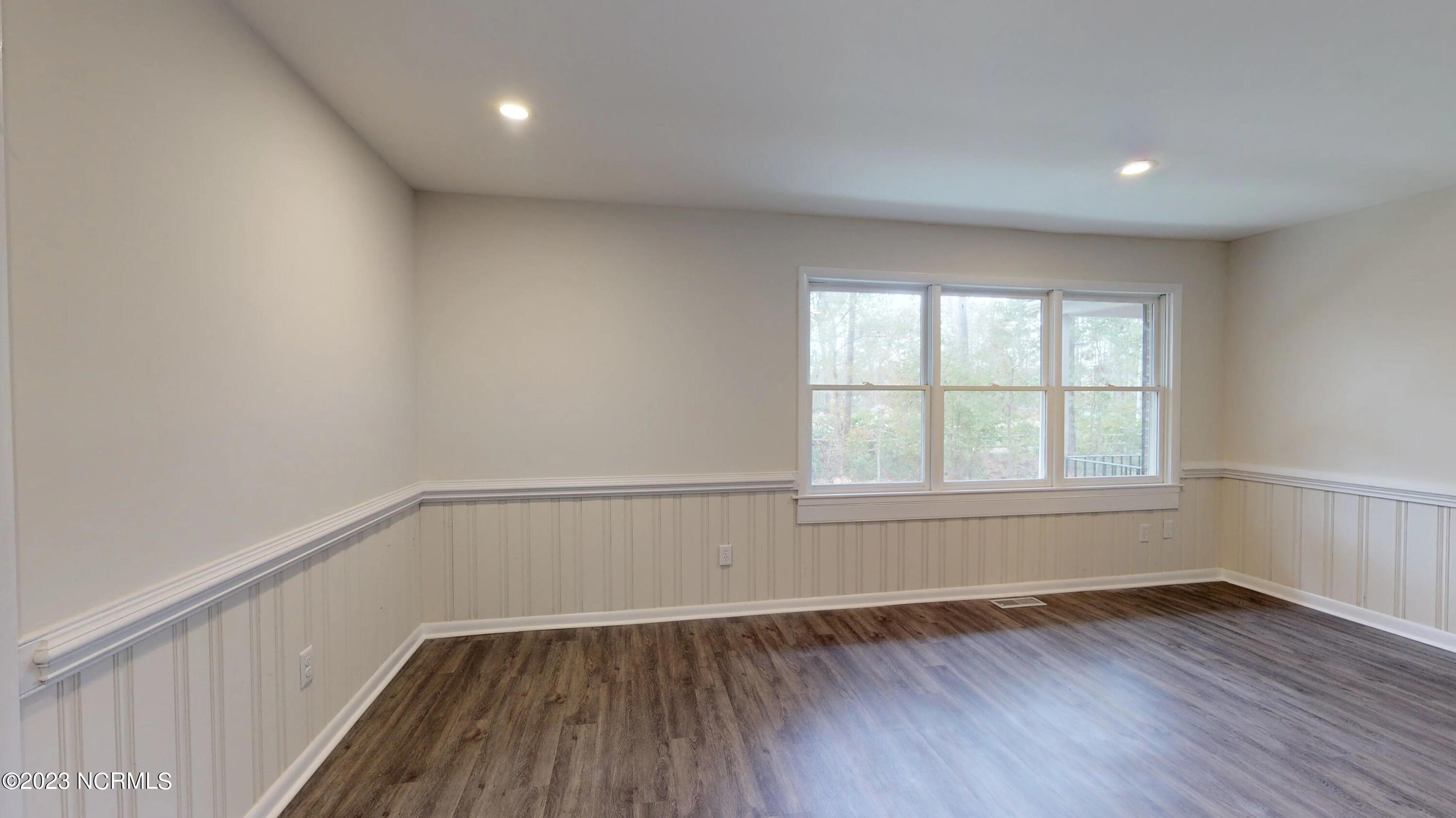 201 Country Place Road Wilmington, NC 28409 - Photo 20 of 29 201-Country-Place-Rd-Family-Room