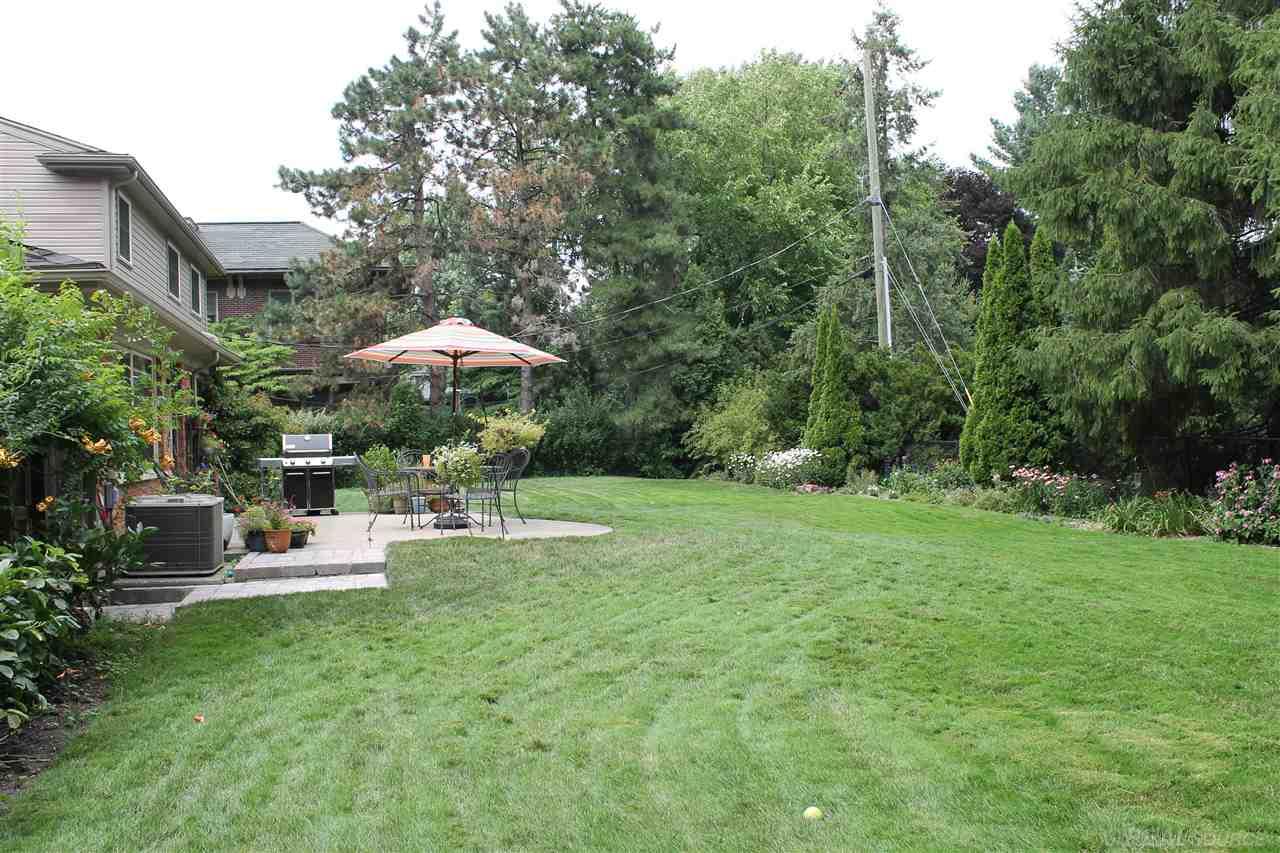 1000 Bedford Road Grosse Pointe, MI 48230 - Photo 31 of 33 31298347-30.JPG