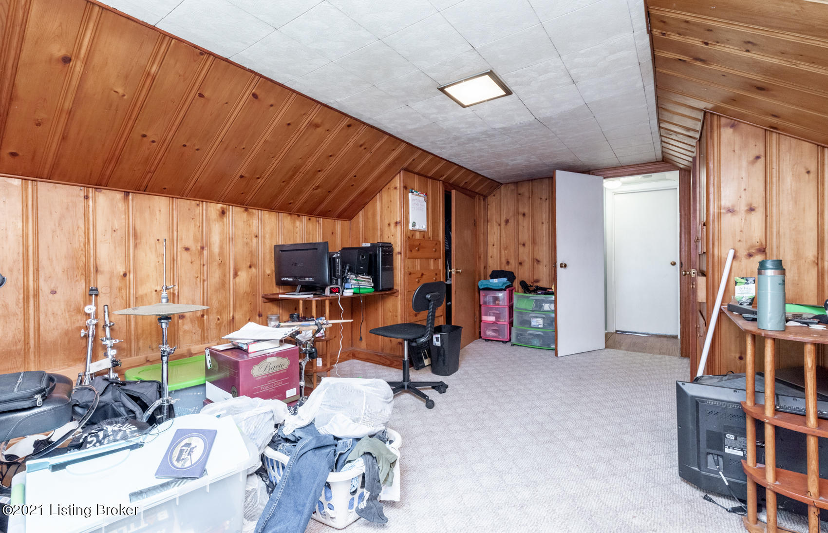 8515 Smithton Road Louisville, KY 40219 - Photo 25 of 33 8515-135