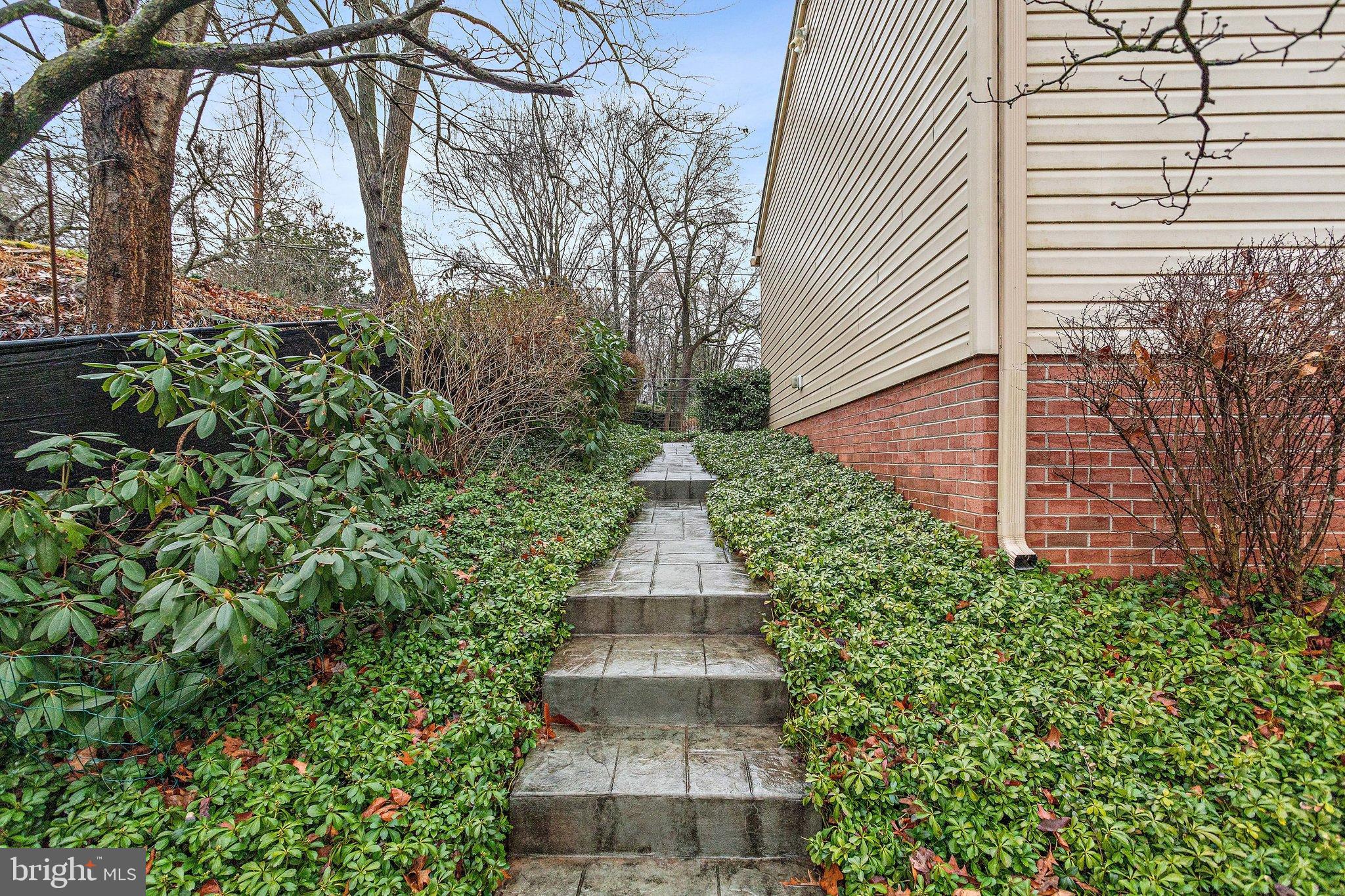 12405 St James Road Rockville, MD 20850 - Photo 13 of 95