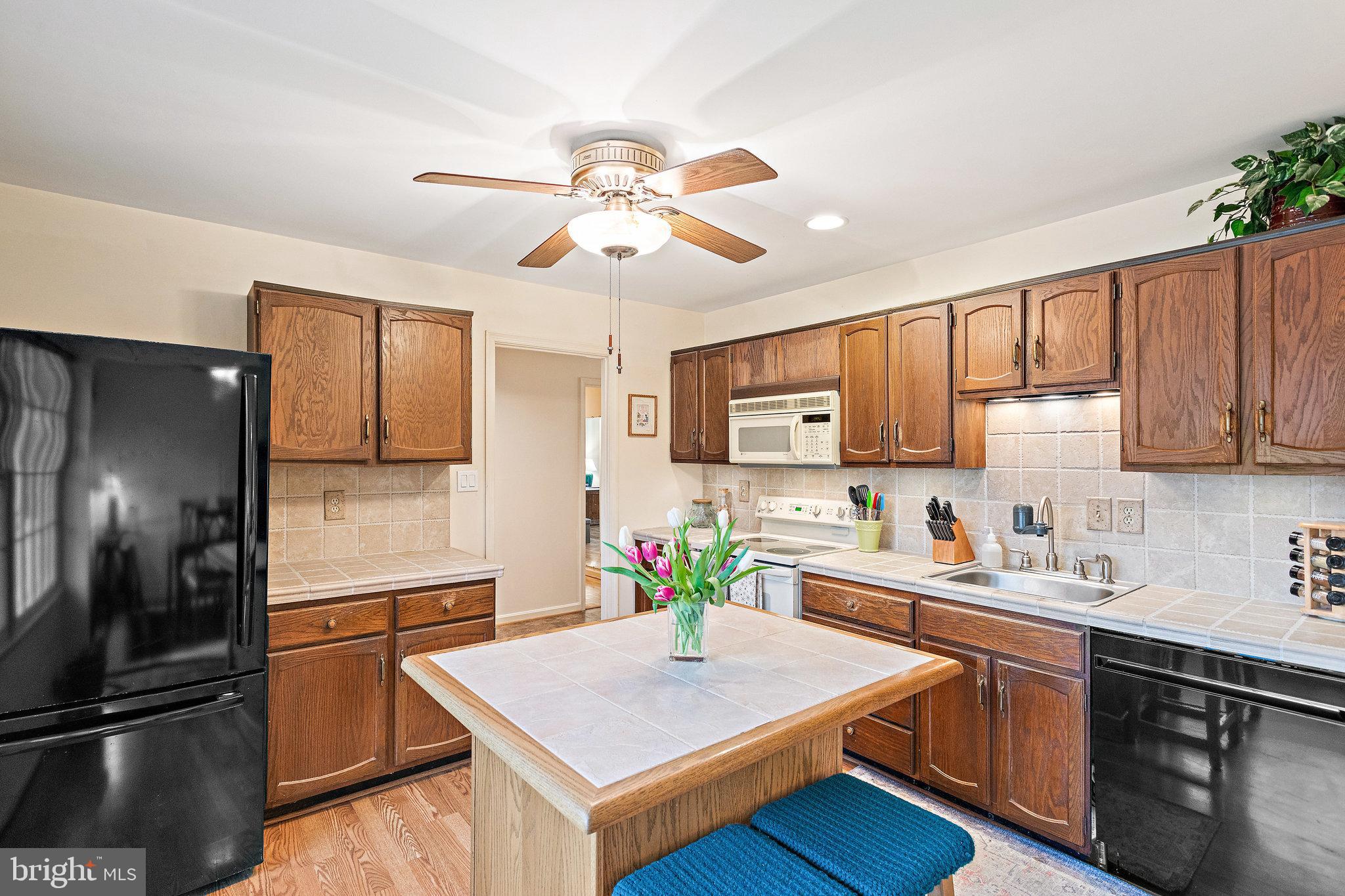 12405 St James Road Rockville, MD 20850 - Photo 35 of 95