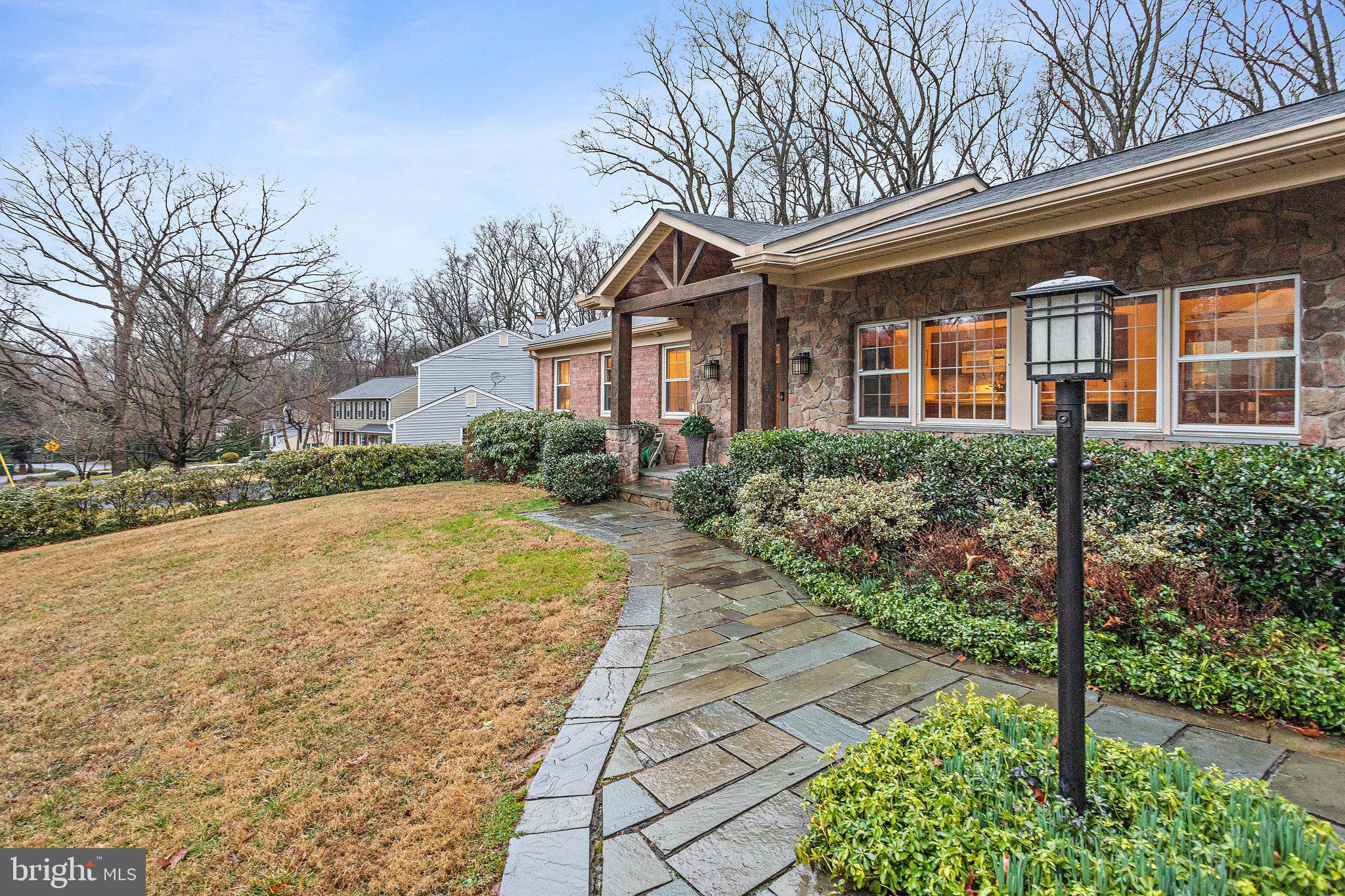 12405 St James Road Rockville, MD 20850 - Photo 4 of 95