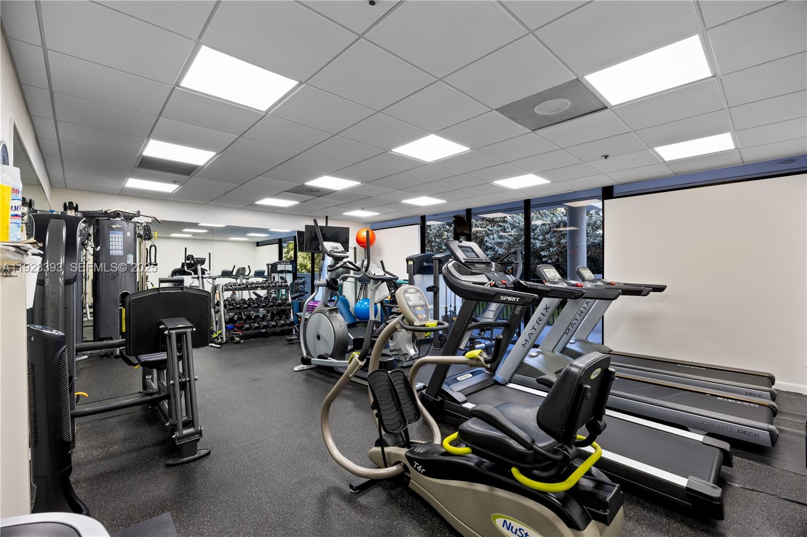 1800 South Ocean Boulevard, Unit 5C Boca Raton, FL 33432 - Photo 92 of 98 a view of a room with gym equipment