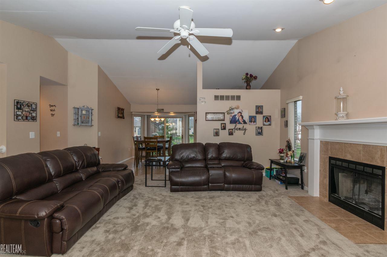 51524 Rivard Road New Baltimore, MI 48047 - Photo 4 of 19 31377191-3.JPG