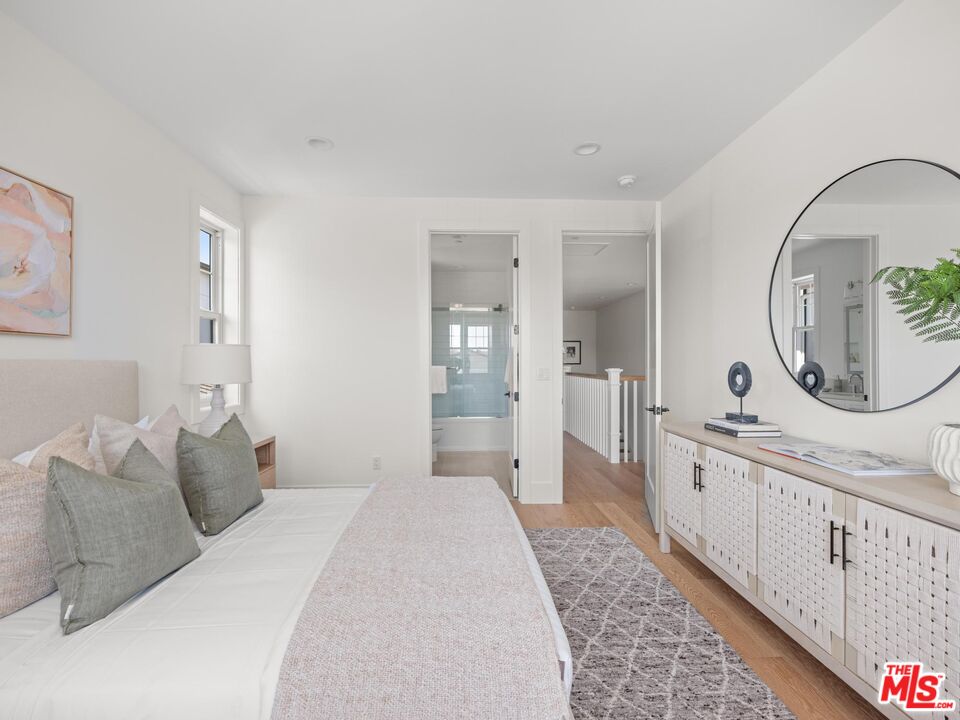 11957 Modjeska Place Los Angeles, CA 90066 - Photo 18 of 26 Gallery Image 18