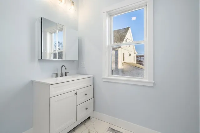 $4,150 | 6 Clinton Street, Unit 6, Newton, MA 02458