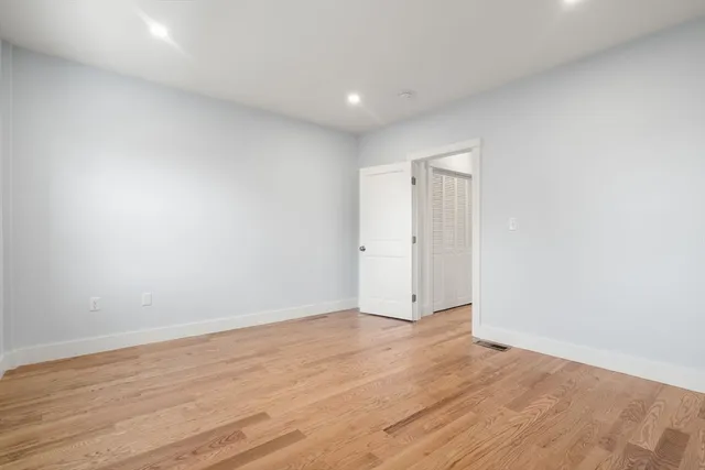 $4,150 | 6 Clinton Street, Unit 6, Newton, MA 02458