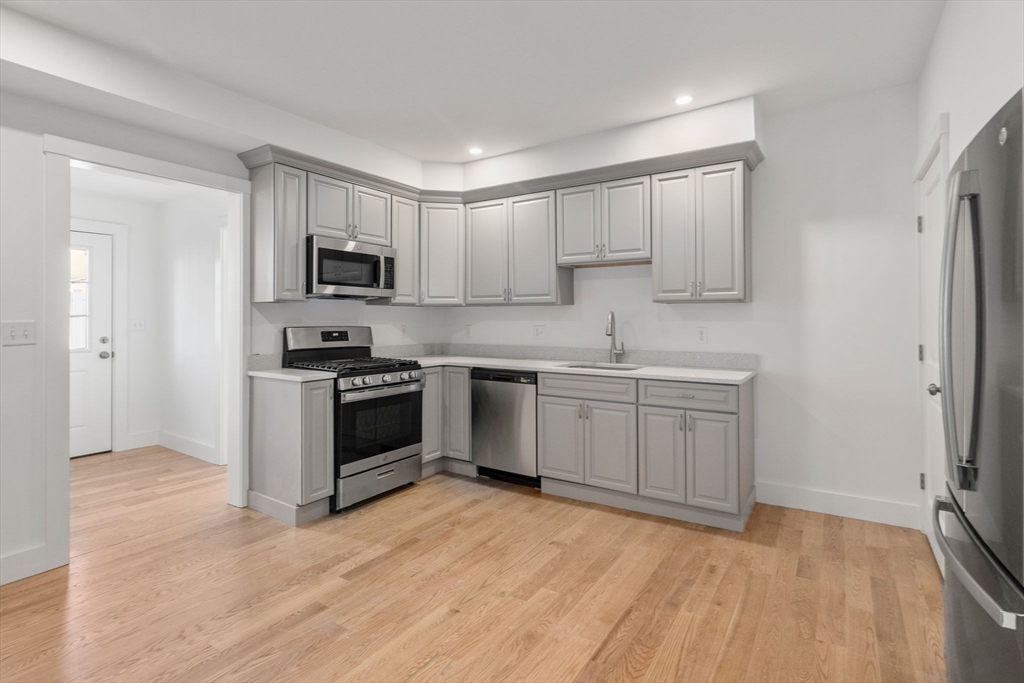 6 Clinton Street, Unit 6 Newton, MA 02458 - Photo 4 of 24