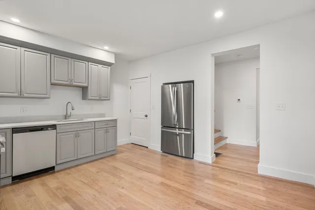 $4,150 | 6 Clinton Street, Unit 6, Newton, MA 02458