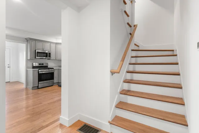 $4,150 | 6 Clinton Street, Unit 6, Newton, MA 02458