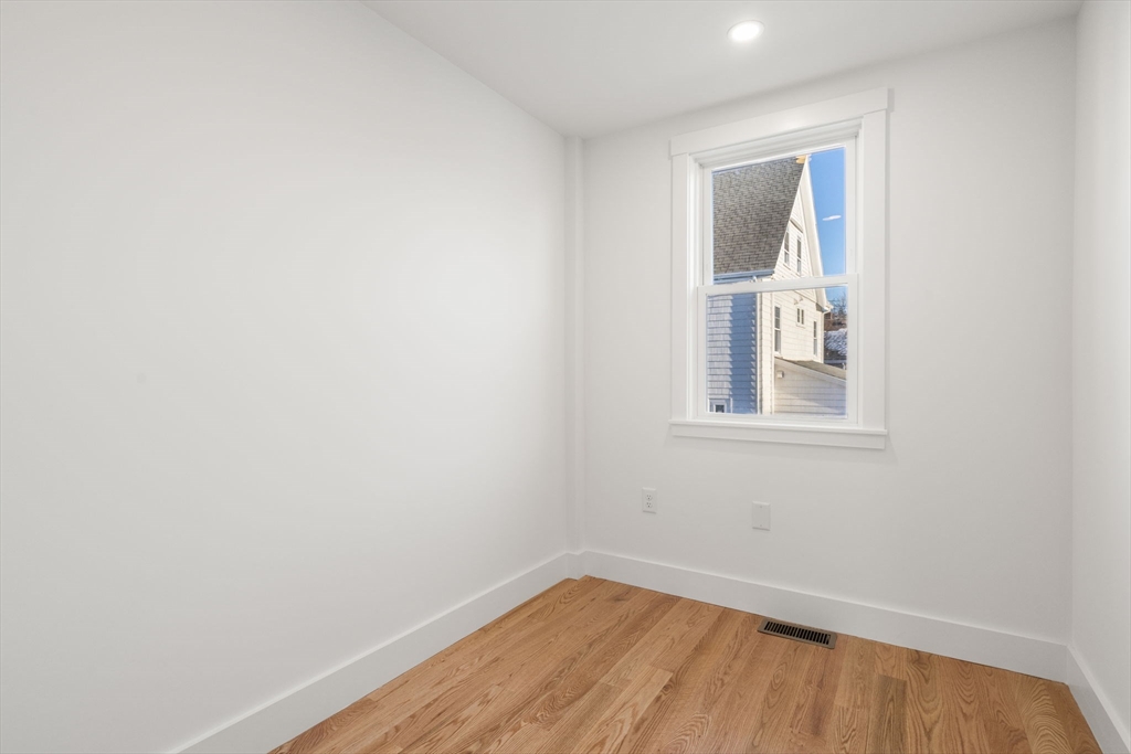 6 Clinton Street, Unit 6 Newton, MA 02458 - Photo 9 of 24