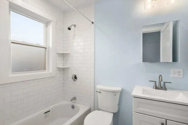 $4,150 | 6 Clinton Street, Unit 6, Newton, MA 02458