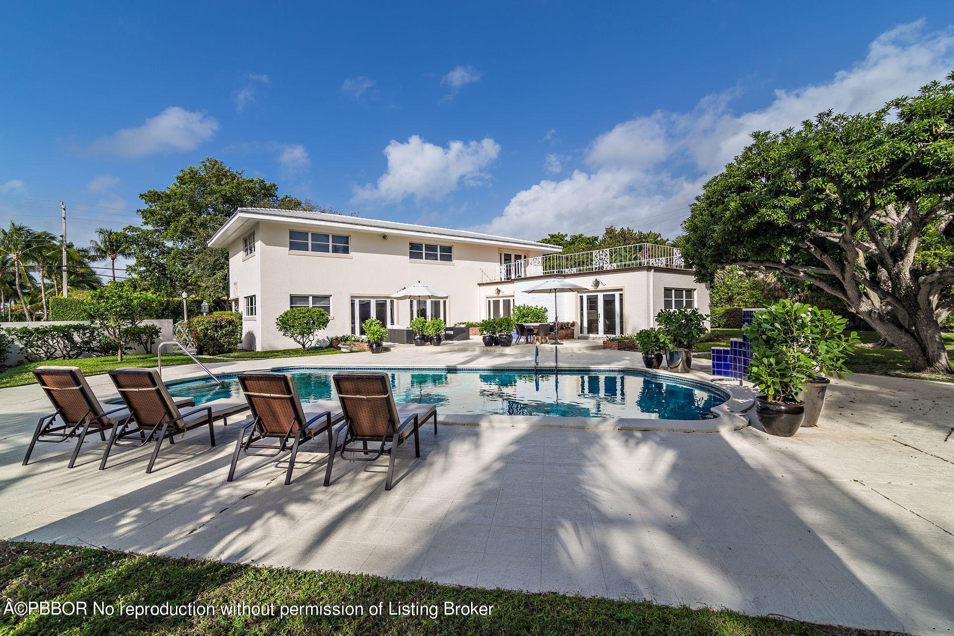 239 Sunset Road West Palm Beach, FL 33401 - Photo 2 of 28 Backyard