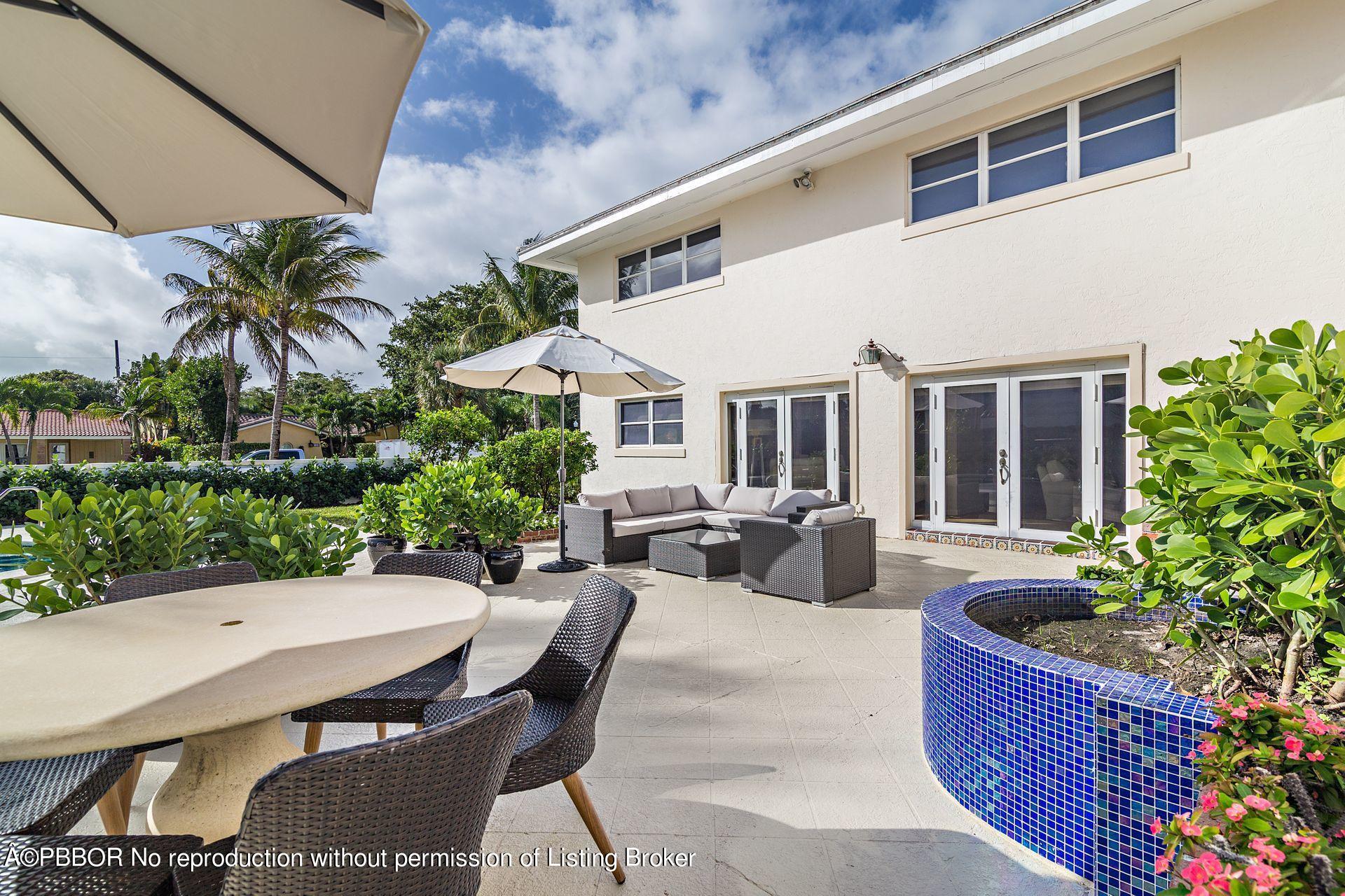 239 Sunset Road West Palm Beach, FL 33401 - Photo 20 of 28 Backyard