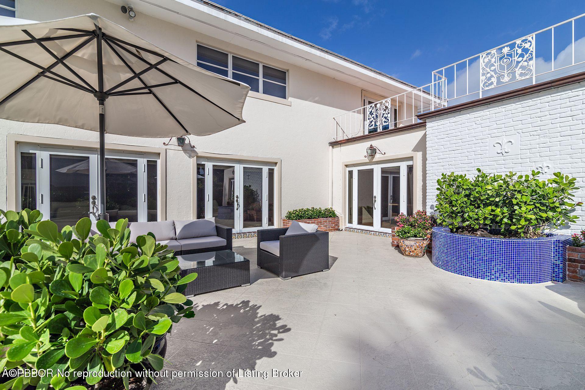 239 Sunset Road West Palm Beach, FL 33401 - Photo 21 of 28 Backyard