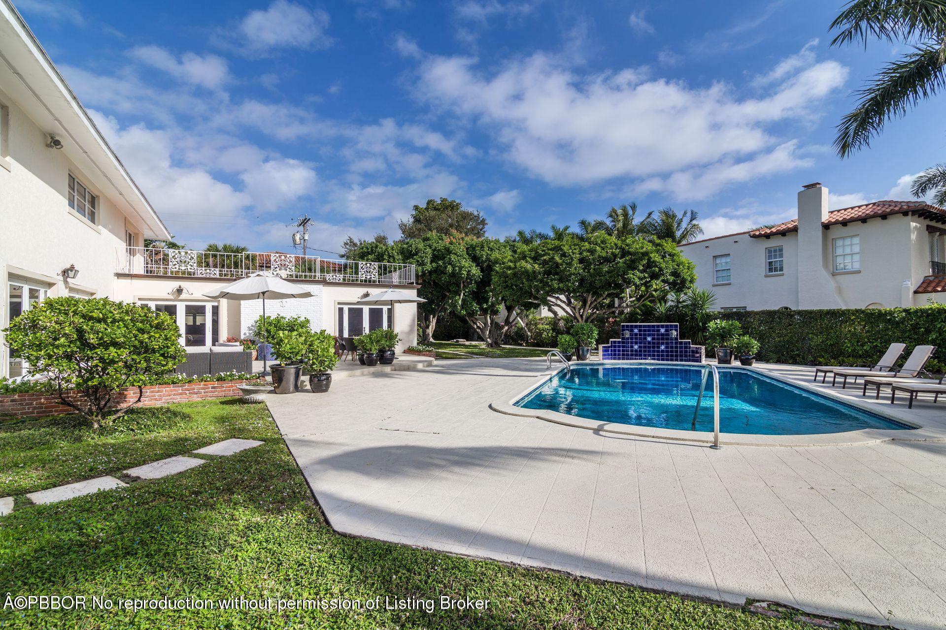 239 Sunset Road West Palm Beach, FL 33401 - Photo 22 of 28 Backyard