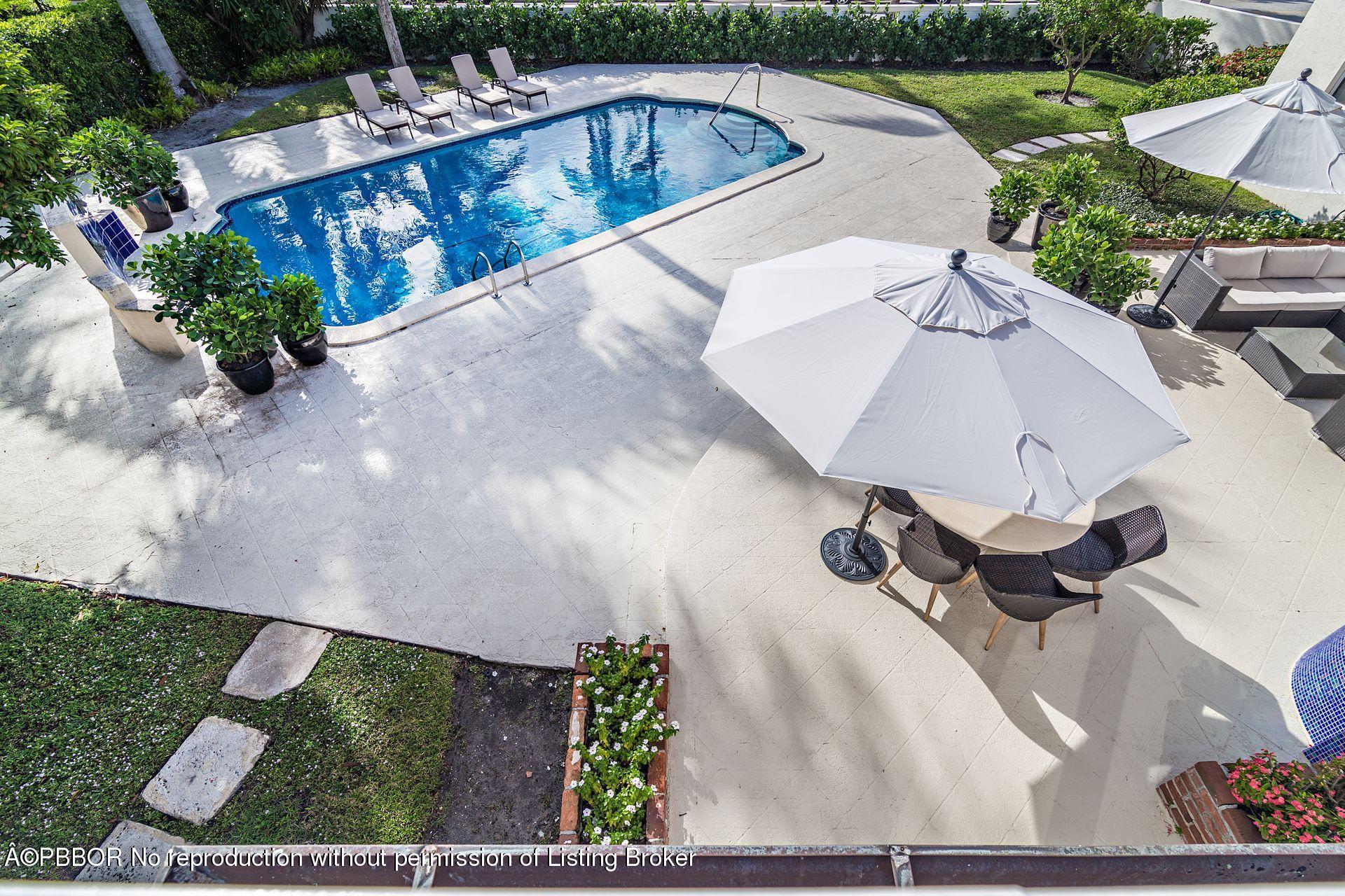 239 Sunset Road West Palm Beach, FL 33401 - Photo 23 of 28 Backyard