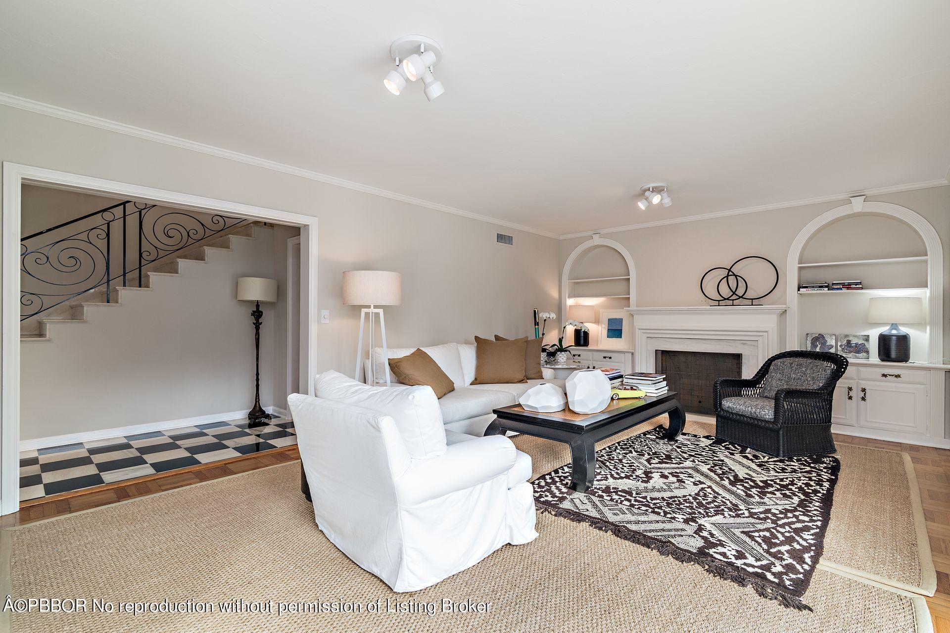 239 Sunset Road West Palm Beach, FL 33401 - Photo 6 of 28 Living room