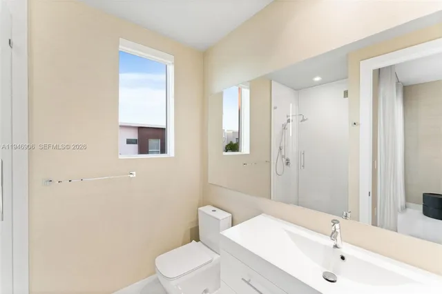 a view of a big room with a big yard