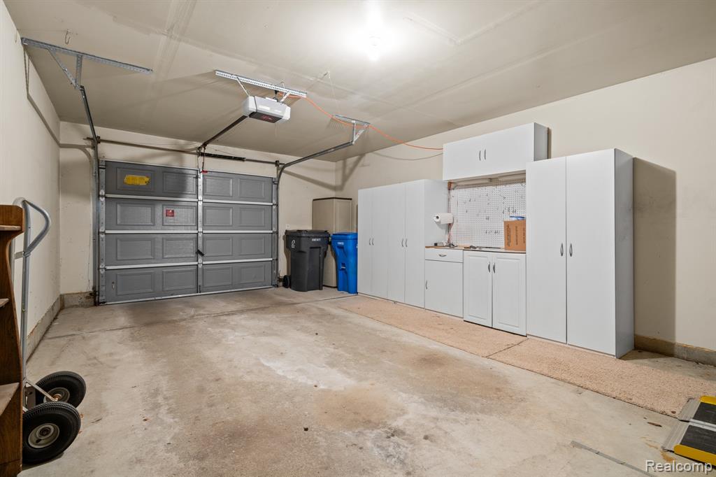 4130 Hampton Ridge Boulevard, Unit 63 Howell, MI 48843 - Photo 28 of 32
