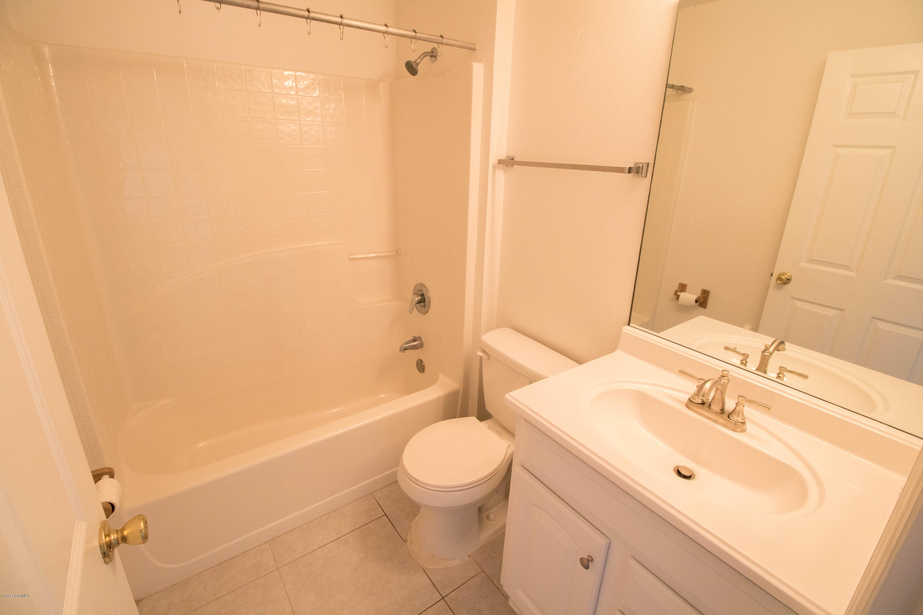 2894 Digby Road Southeast Palm Bay, FL 32909 - Photo 17 of 18 Guest Bathroom
