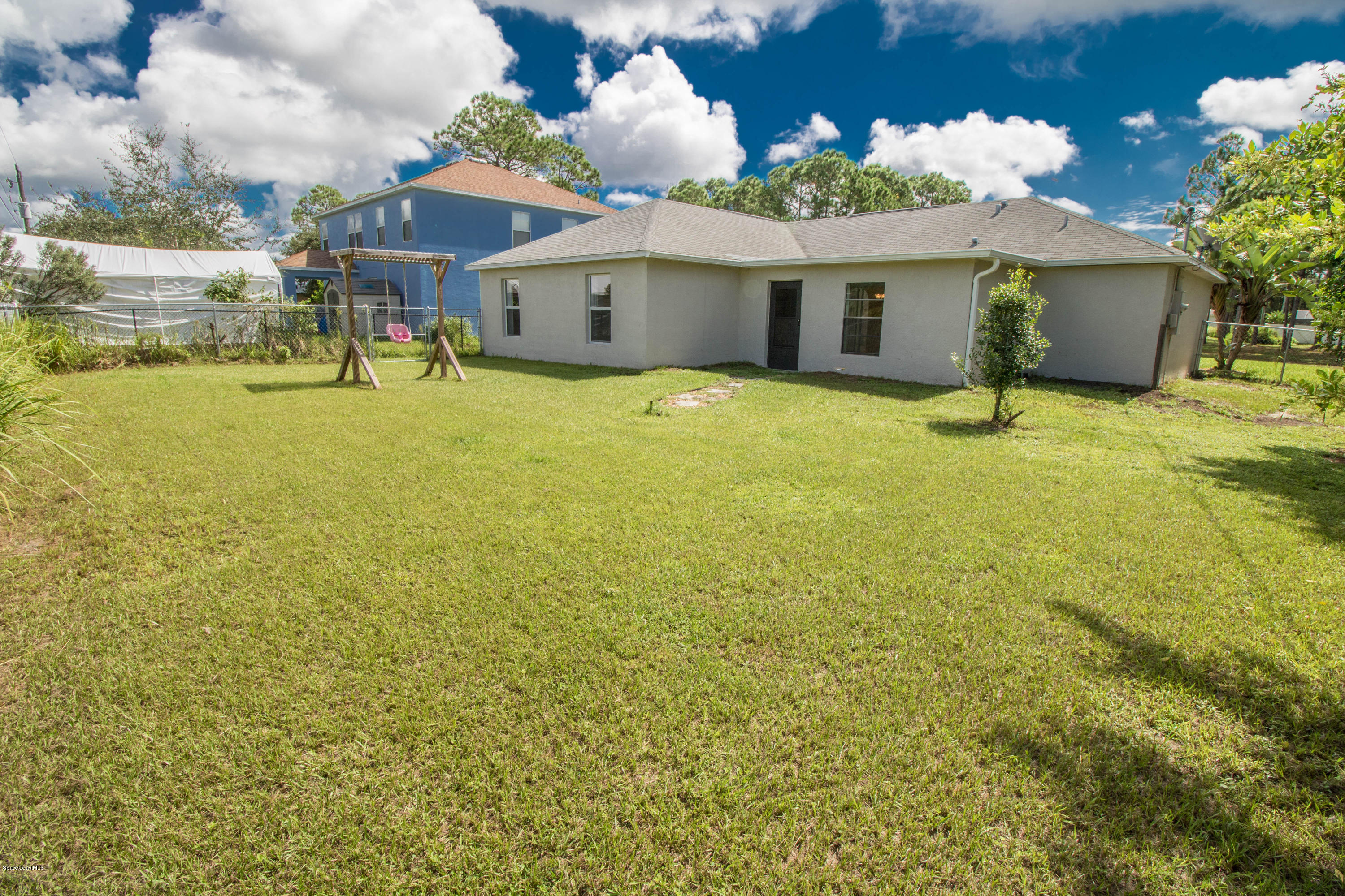 2894 Digby Road Southeast Palm Bay, FL 32909 - Photo 3 of 18 Backyard