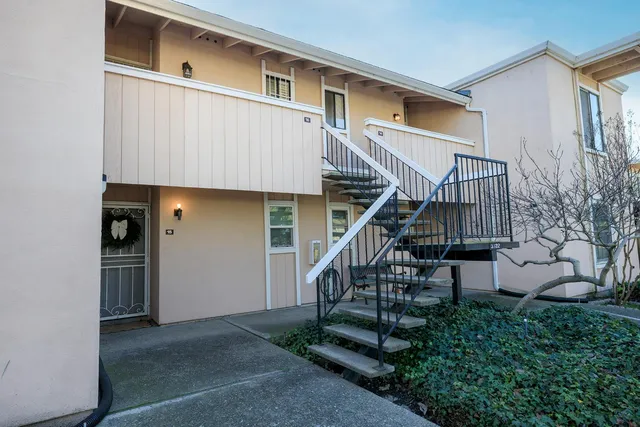 $272,500 | 3722 West Benjamin Holt Drive, Unit 16, Stockton, CA 95219