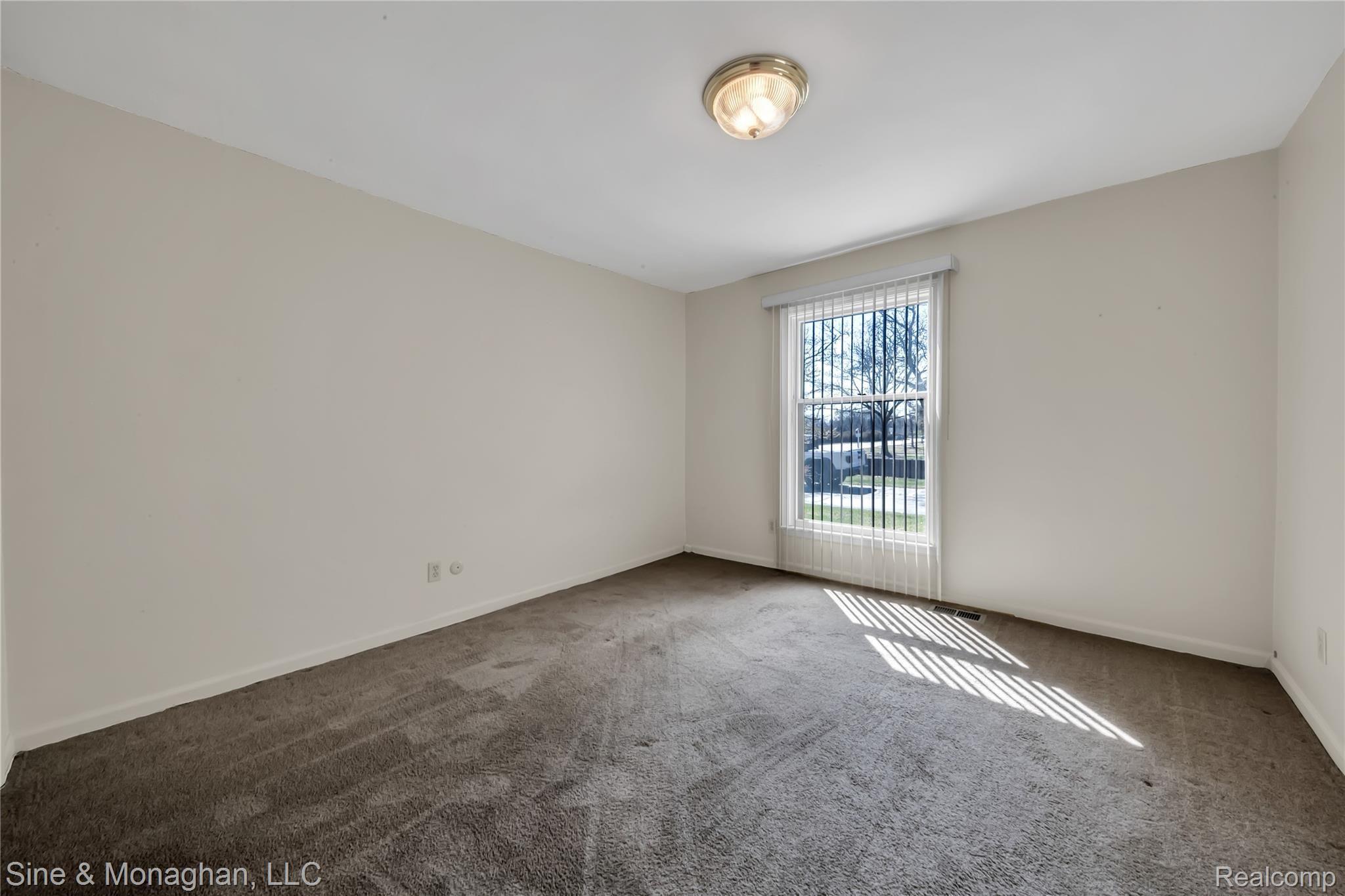 1750 Vernier Road, Unit 19 Grosse Pointe, MI 48236 - Photo 11 of 24 1750 Vernier Rd Apt #19 - HD Drone Photography-15.jpg