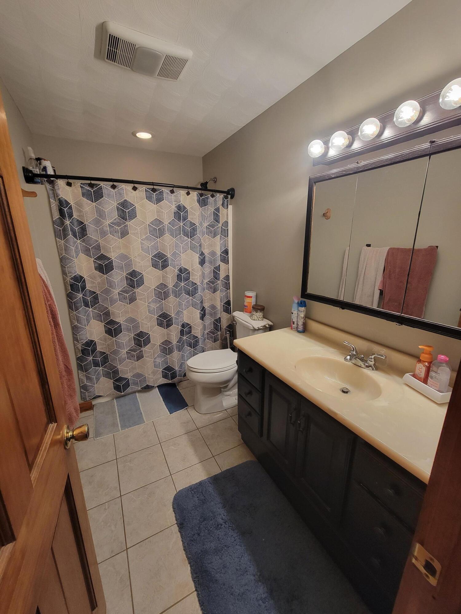 751 Barker Road California, KY 41007 - Photo 28 of 50 Primary Bath